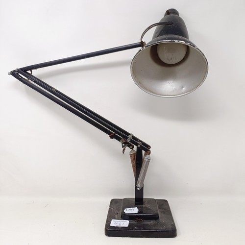 461 - An anglepoise lamp