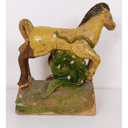 1214 - A ridge tile in the form of a horse, and assorted other items (8)