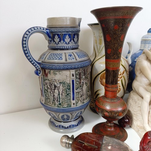 1234 - ***Withdrawn*** A Chinese blue and white teapot, assorted ceramics and other items (box)