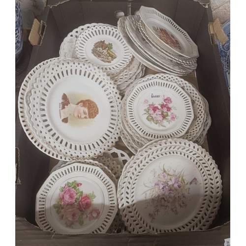 1222 - An early 20th century ribbon plate, and other ribbon plates (box)