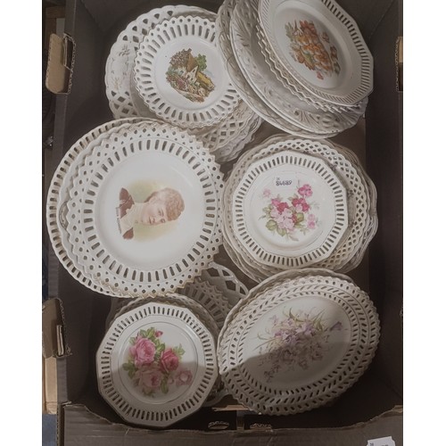 1222 - An early 20th century ribbon plate, and other ribbon plates (box)