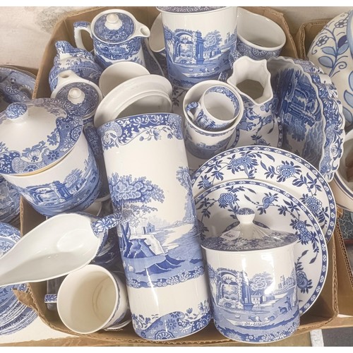 1223 - A set of Spode Blue Room caddies, and assorted other blue and white china (qty)