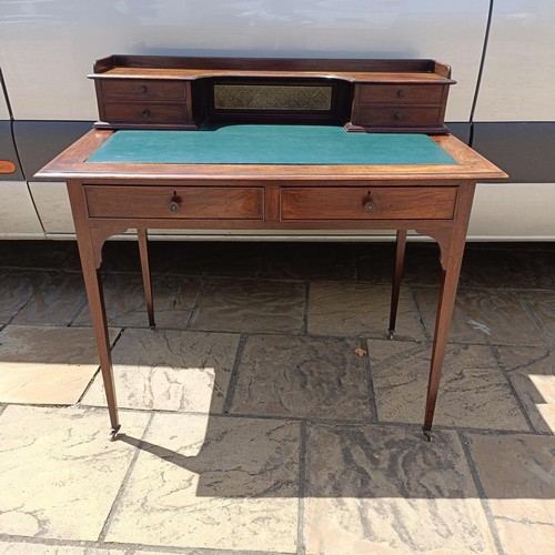 1446 - A ladies mahogany writing desk, 105 cm wide