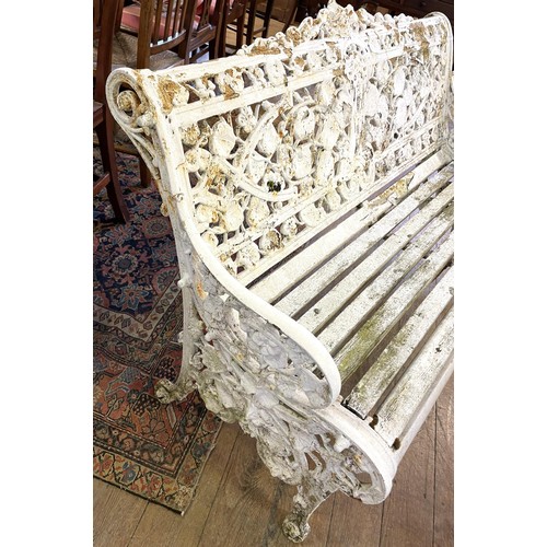 1380 - A Coalbrookdale style painted garden bench, with wooden slats, weathered, 137 cm wide