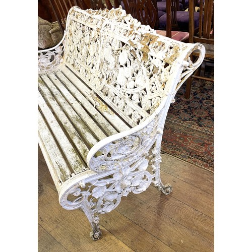 1380 - A Coalbrookdale style painted garden bench, with wooden slats, weathered, 137 cm wide