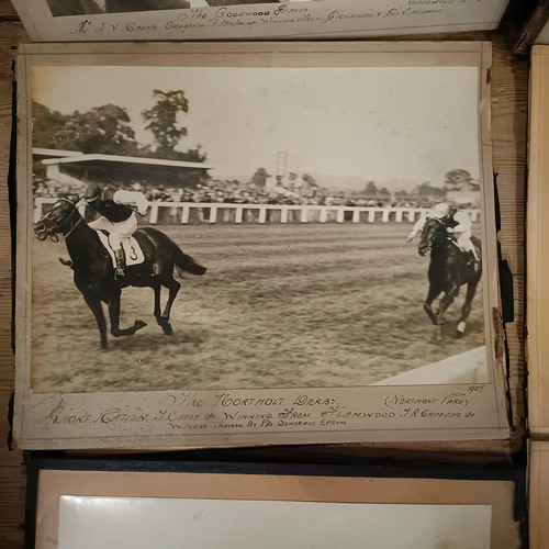 1331 - A vintage racing photograph, of the Newmarket Handicap, 23 x 29 cm, and assorted other vintage racin... 