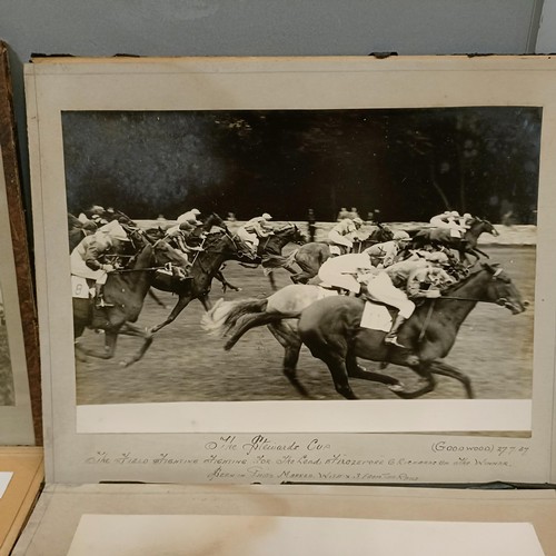 1331 - A vintage racing photograph, of the Newmarket Handicap, 23 x 29 cm, and assorted other vintage racin... 