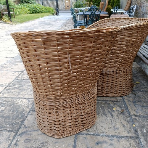 1489 - A wicker garden settee, of small proportions, made by Eddie Barnard of Boroughbridge, and a matching... 