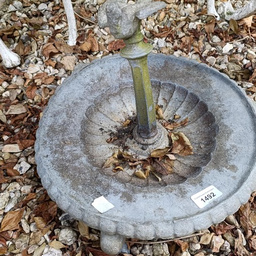 1492 - A lead bird bath, 41 cm diameter