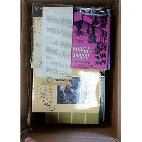 746 - Assorted books, large quantity