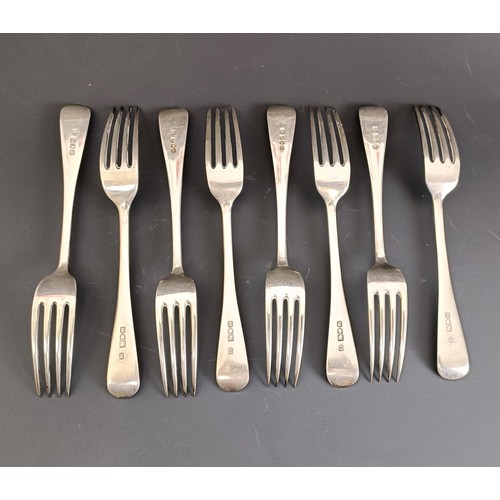 43 - A set of eight Edward VII silver dessert forks, London 1903, 13.1 ozt