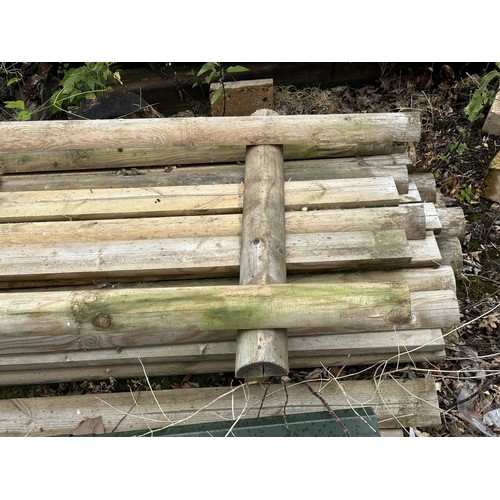 24 - Assorted fence posts (qty)