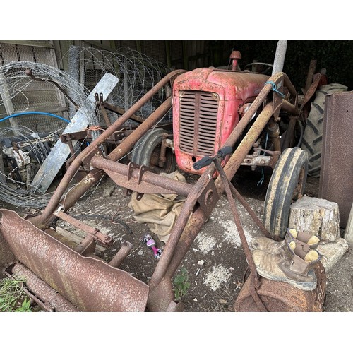 62 - A Massey-Ferguson 35 tractor, no documents