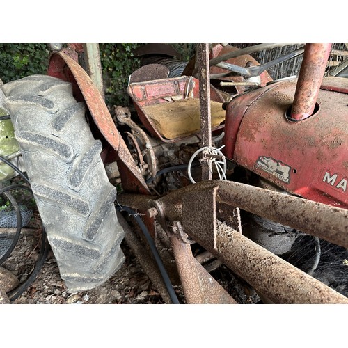 62 - A Massey-Ferguson 35 tractor, no documents