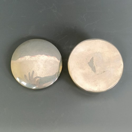 241 - A silver pill box and cover, marks rubbed, 0.9 ozt, 5 cm diameter