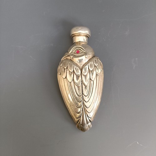 272 - A novelty scent bottle and lid, in the form of a bird, 7.5 cm