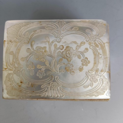 277 - A late 18th/early 19th century box and cover, veneered in mother of pearl, some loss, 6.5 cm wide