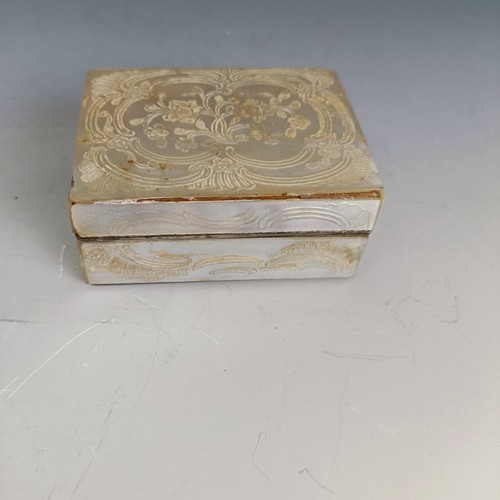 277 - A late 18th/early 19th century box and cover, veneered in mother of pearl, some loss, 6.5 cm wide