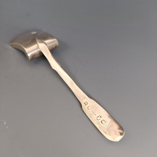 282 - An early 19th century shovel caddy spoon, marks rubbed, 11 cm