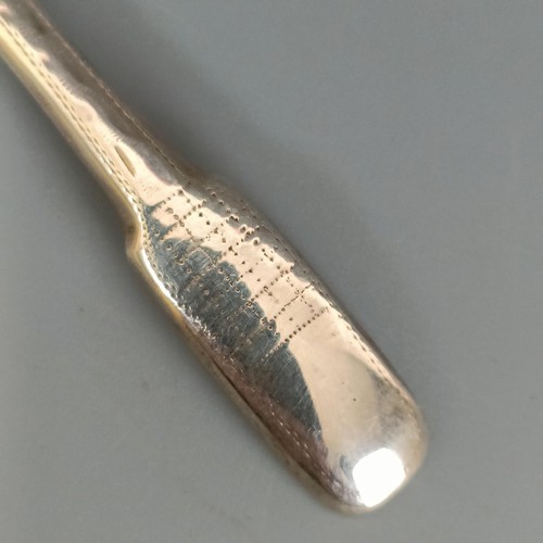 282 - An early 19th century shovel caddy spoon, marks rubbed, 11 cm