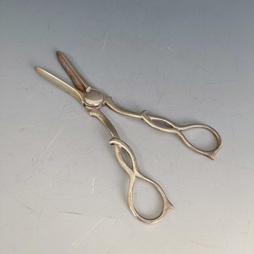 283 - A pair of 18th century silver grape scissors, marks indistinct