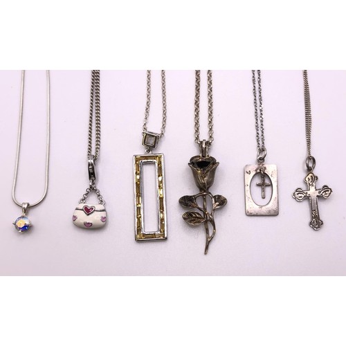 515 - Assorted silver and silver coloured metal jewellery