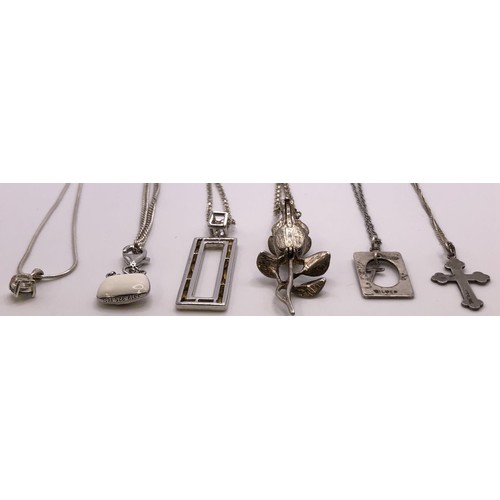 515 - Assorted silver and silver coloured metal jewellery...