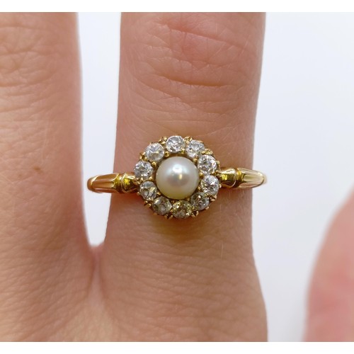 520 - An 18ct gold, diamond and cultured pearl ring, ring size O