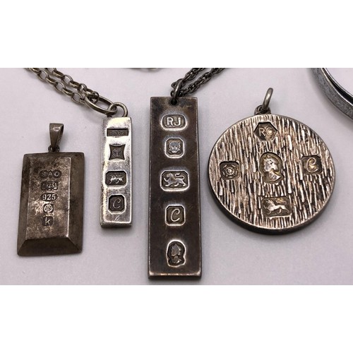 547 - A silver ingot pendant, on a chain, and assorted other silver jewellery (6)