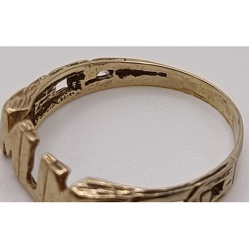 551 - A 9ct gold bangle, 5.1 g, and other jewellery (7)