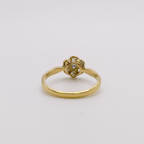 614 - A Victorian 18ct gold and diamond cluster ring, ring size L