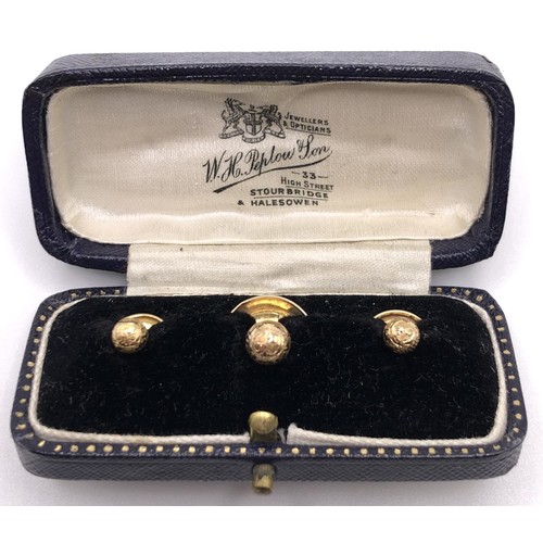 627 - A set of three 9ct gold dress studs, 1.9 g, cased