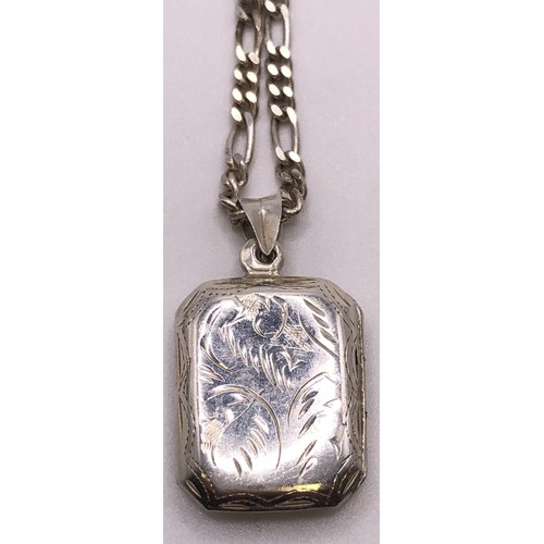 634 - A silver pendant on a chain, and other silver jewellery (4)