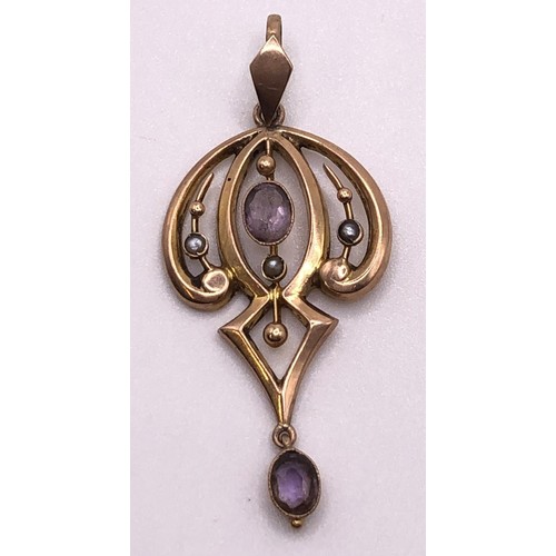 638 - An Art Nouveau style pendant, a cameo ring, a pendant, and a vintage jewellery box (4)