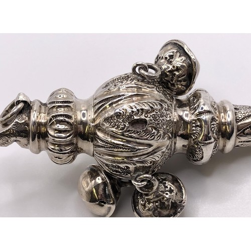 289 - A late 19th/early 20th century silver coloured metal baby's whistle/rattle