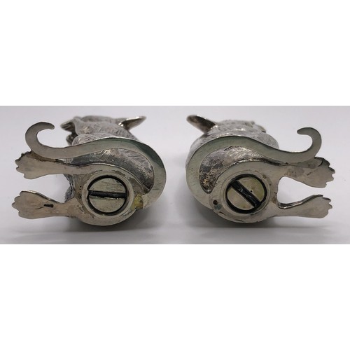 149 - A pair of modern silver pepperettes, in the form of mice, Birmingham 2001, 3.1 ozt (all in), 5.5 cm ... 