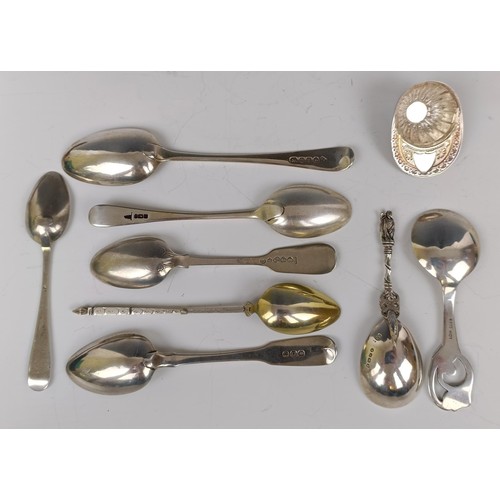 28 - A reproduction silver jockey cap caddy spoon, boxed, and a group of other assorted spoons