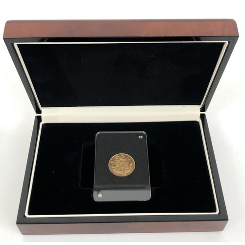 804 - A William IV sovereign, 1832, with London Mint Office certificate, boxed