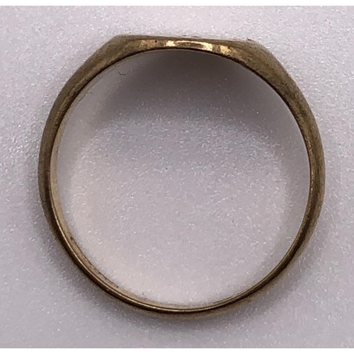 577 - A 9ct gold signet ring, ring size M, 2.7 g