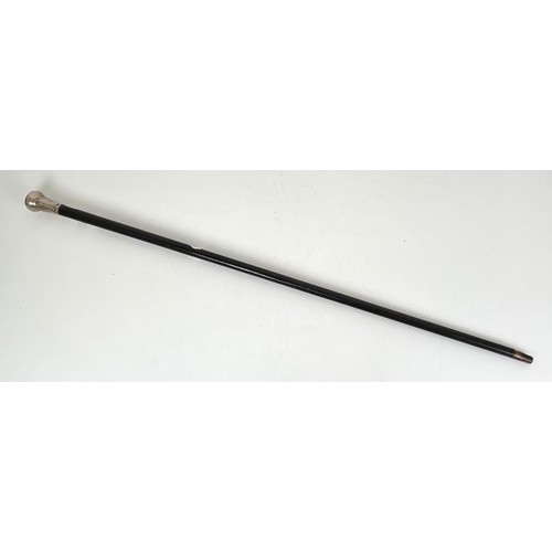 423 - A walking stick, with a silver coloured metal handle, 62 cm wide