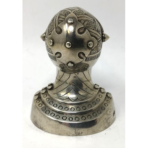 105 - A silver quill stand, in the form of a Knights helmet, George Unite, Birmingham 1876, 2.0 ozt, 6.5 c... 