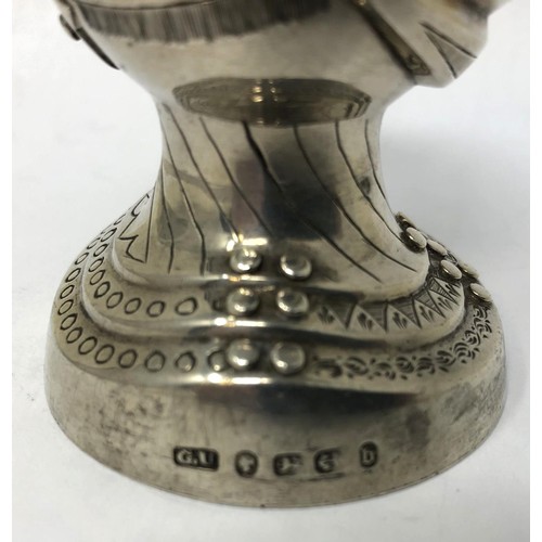 105 - A silver quill stand, in the form of a Knights helmet, George Unite, Birmingham 1876, 2.0 ozt, 6.5 c... 