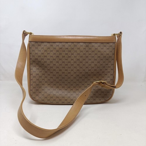 739 - A Gucci handbag, boxed