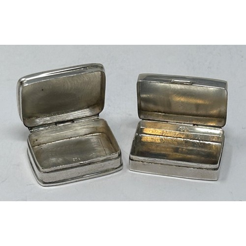 291 - A silver rectangular pill box and another (2)