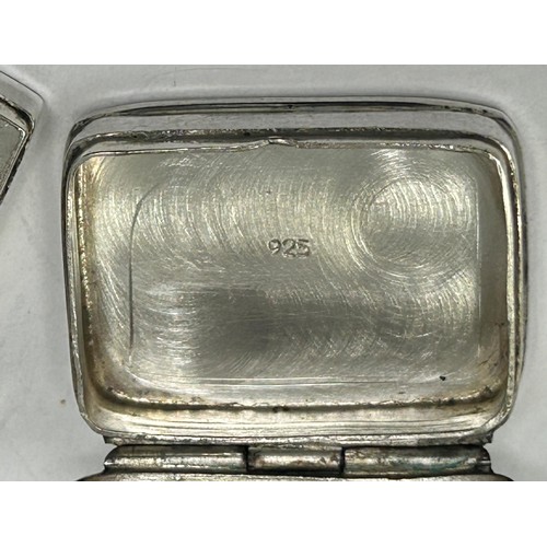 291 - A silver rectangular pill box and another (2)