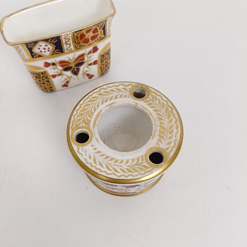 1020 - A Crown Derby inkwell, 5 cm high x 14 cm wide, another 5 cm high x 7 cm wide, and a holder (3)