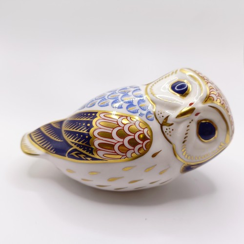 1025 - A pair of Royal Crown Derby paperweights, in the form of owls (2)