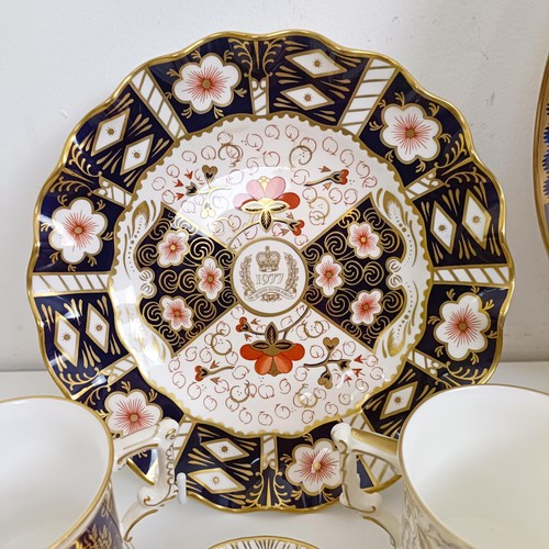 1035 - A Royal Crown Derby Imari pattern limited edition Silver Jubilee commemorative plate, an 80th Birthd... 