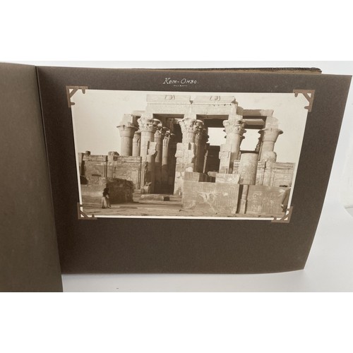 1065 - A 1920s photograph album, to include views of Ancient Egypt, assorted other vintage photograph album... 