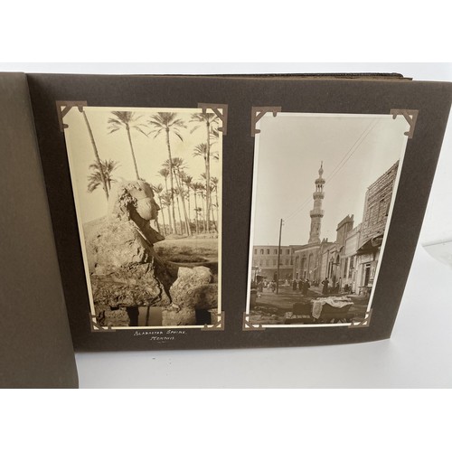 1065 - A 1920s photograph album, to include views of Ancient Egypt, assorted other vintage photograph album... 